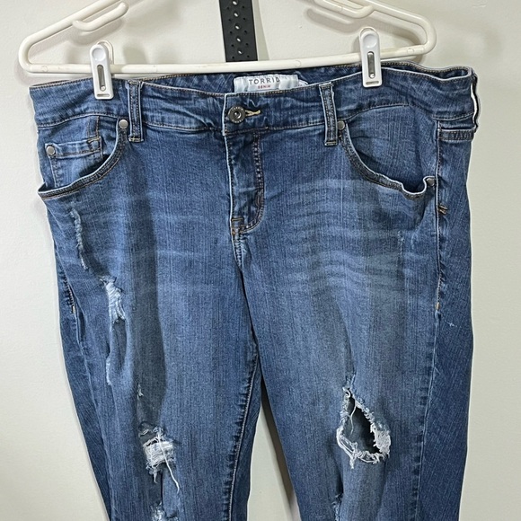 Torrid Boyfriend Distressed Jeans Sz 16 - Picture 3 of 9